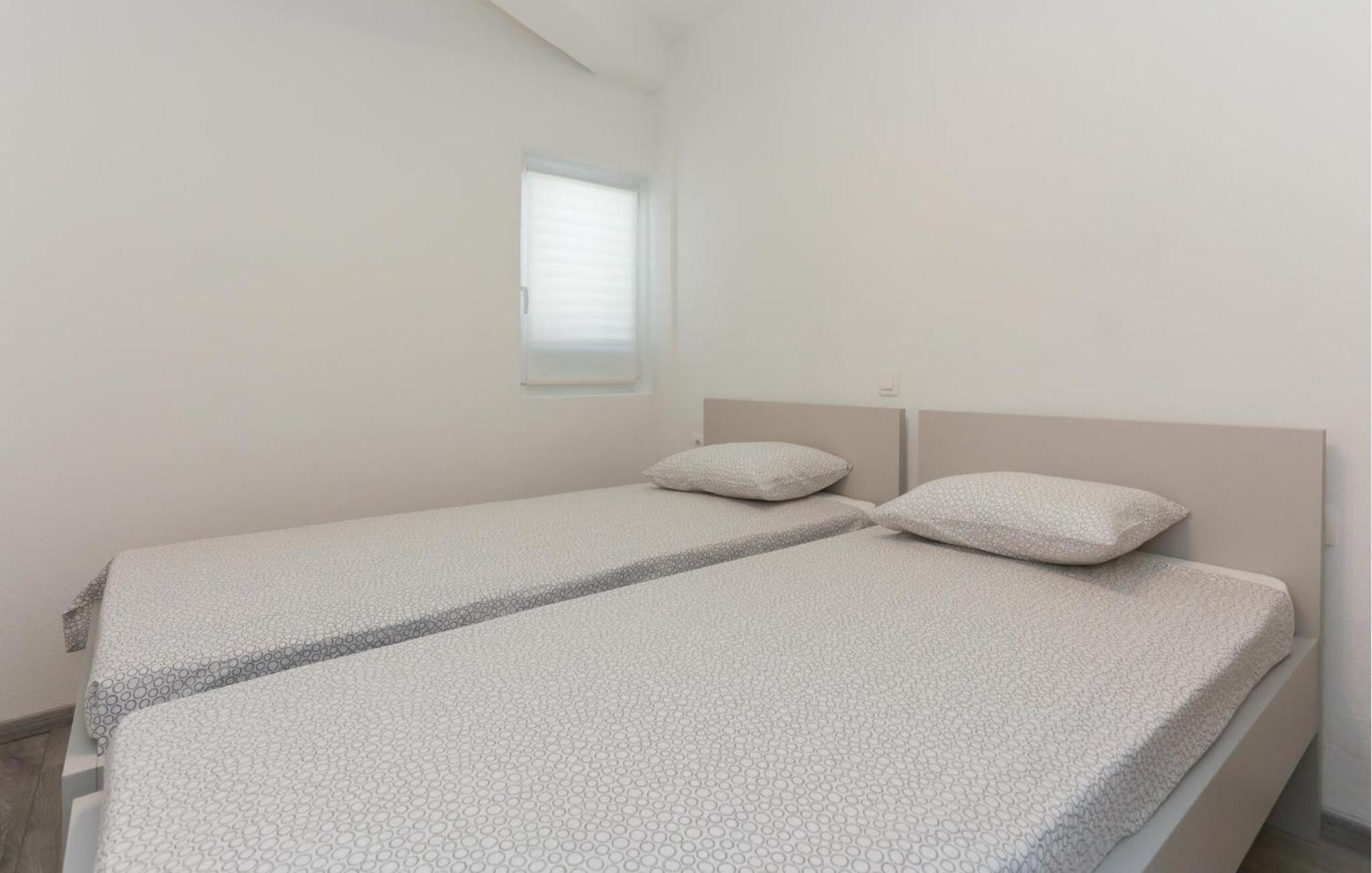 Cozy Apartment In Solin With Kitchen Zewnętrze zdjęcie